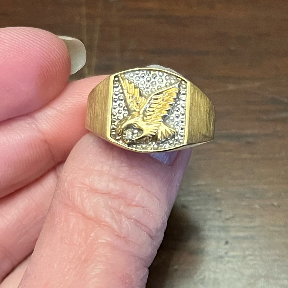 Men’s 10 karat yellow gold eagle with diamond accent ring